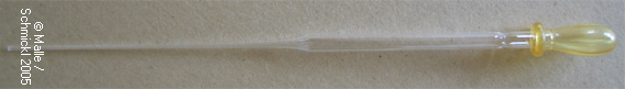 Glass Pasteur pipette including sucker